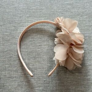 🪷 Beautiful Blush Nude Floral Headband.